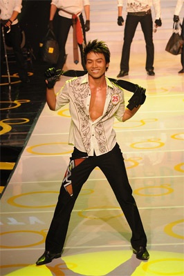 Xem các nam người mẫu “làm dáng”   - 3