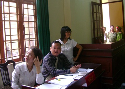 Phương Thanh - “Cô gái Đồ Long”: Đối mặt tại toà - 2