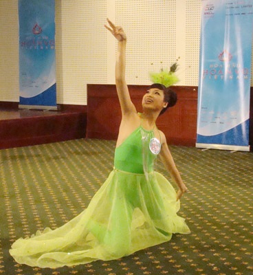 Người đẹp phô diễn tài năng - 3 Người đẹp phô diễn tài năng - 3