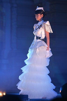 “Huyền thoại đương đại” lấp lánh khát khao - 8