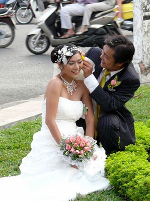 Chuyện về nụ hôn của Thanh Trúc - Lý Hùng  - 2