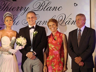 Đám cưới ấm cúng của Phi Thanh Vân - 6 Đám cưới ấm cúng của Phi Thanh Vân - 6