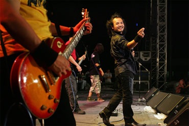 Quay cuồng cùng Med-rock và Piero Pelu - 7