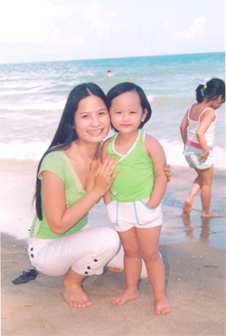 Hoa hậu Thu Thủy và các nghệ sĩ làm gì trong ngày 1/6? - 2