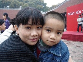 Hoa hậu Thu Thủy và các nghệ sĩ làm gì trong ngày 1/6? - 4