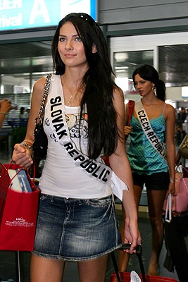 Chùm ảnh: 80 hoa hậu các nước “đổ bộ” lên đất Hà thành - 8