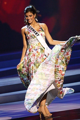 Chùm ảnh: Đêm trình diễn ấn tượng tại Crown Convention  - 13