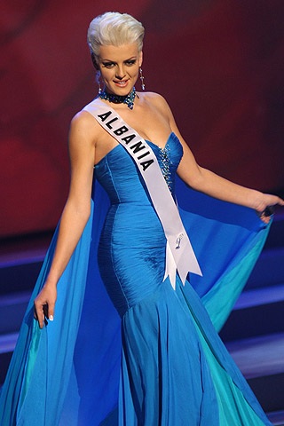 Chùm ảnh: Đêm trình diễn ấn tượng tại Crown Convention  - 2