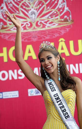 Tân Hoa hậu Hoàn vũ: “Tôi quá hạnh phúc và bất ngờ” - 1 Tân Hoa hậu Hoàn vũ: “Tôi quá hạnh phúc và bất ngờ” - 1