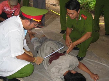 Đi xem quay cảnh “Tên sát nhân có tài mở khoá” - 3