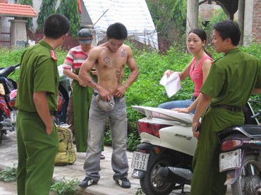 Đi xem quay cảnh “Tên sát nhân có tài mở khoá” - 1