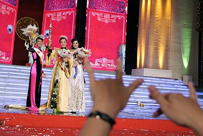 Khoảnh khắc khó quên trong đêm đăng quang - 10