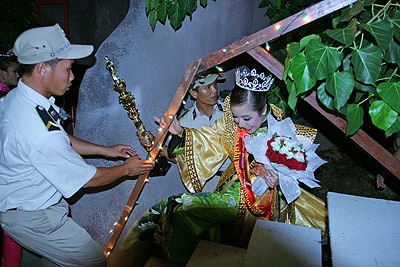 Khoảnh khắc khó quên trong đêm đăng quang - 13