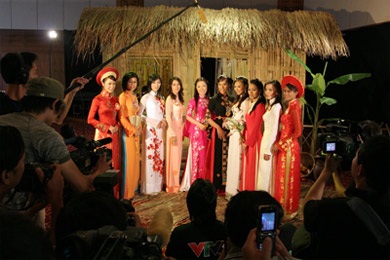 Hoa hậu Ảnh: Lộng lẫy rừng nhan sắc! - 1