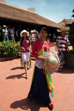 “Du hí” cùng người đẹp - 8