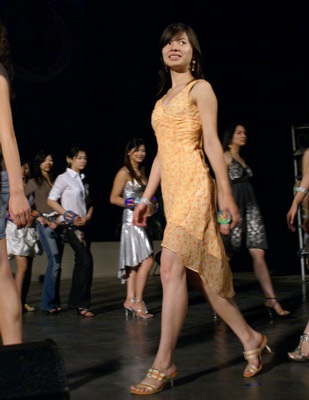 Trần Natalia đăng quang Hoa hậu Việt Nam tại SNG - 4 Trần Natalia đăng quang Hoa hậu Việt Nam tại SNG - 4