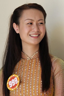 Người đẹp hát “dở”, các cụ vẫn khen hay! - 3