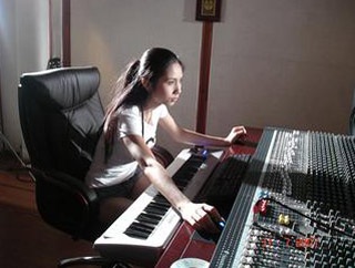 Thủy Tiên: “Tôi cũng bình thường như bao người” - 1 Thủy Tiên: “Tôi cũng bình thường như bao người” - 1