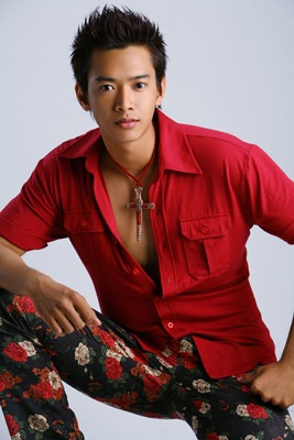 Siêu mẫu Hồ Đức Vĩnh tự xoa dịu “vết thương lòng” - 2 Siêu mẫu Hồ Đức Vĩnh tự xoa dịu “vết thương lòng” - 2