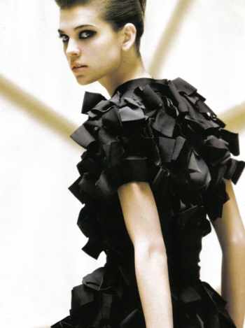 Alexandra Tomlinson - chân dung một siêu mẫu cá tính  - 1