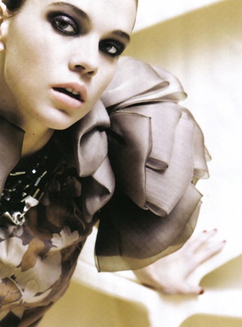 Alexandra Tomlinson - chân dung một siêu mẫu cá tính  - 5