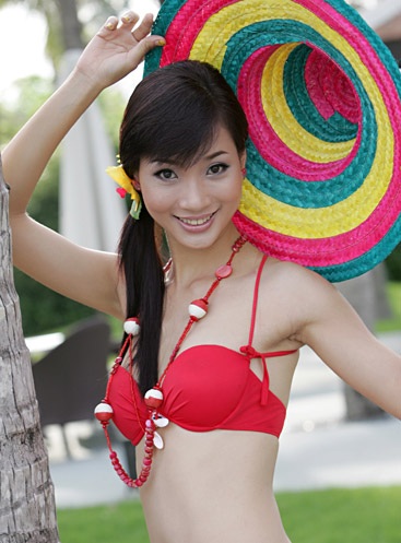 Chùm ảnh: Khoe “dáng kiều” cùng bikini đỏ - 10