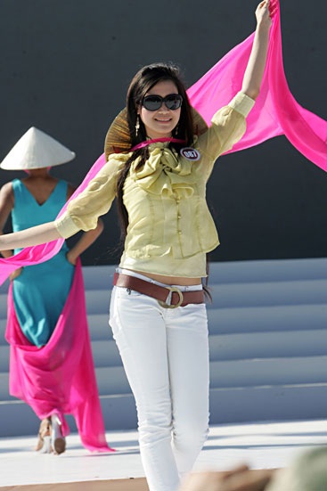 Làm quen hai người đẹp cao nhất cuộc thi hoa hậu - 3