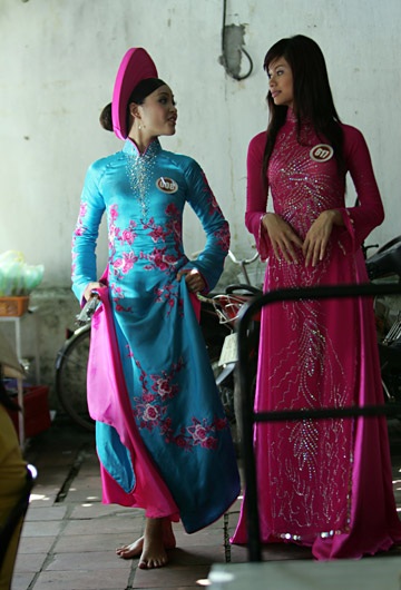 Một thí sinh của Hoa hậu Việt Nam bị ngất xỉu - 2