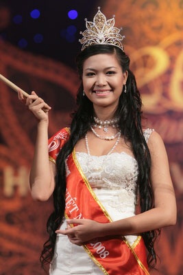 Đêm tôn vinh thưa vắng... - 11