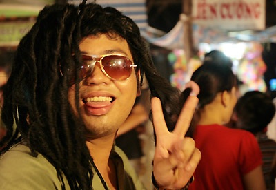 Chùm ảnh: Xa lạ những gương mặt đêm rằm - 3