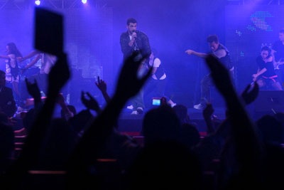 Shayne Ward - đêm qua thật “nóng”! - 3