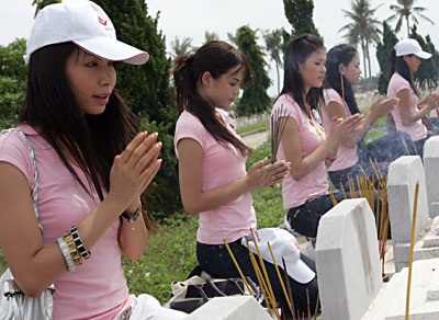 Ngày khó quên của các người đẹp - 12 Ngày khó quên của các người đẹp - 12