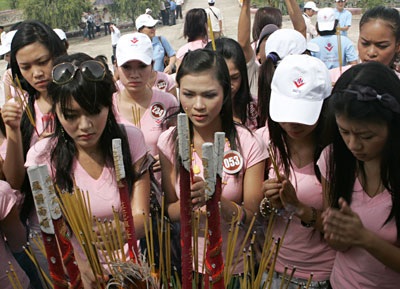 Ngày khó quên của các người đẹp - 13 Ngày khó quên của các người đẹp - 13