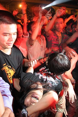 “Rock storm”: Vẫn chưa phải là... cơn bão Rock! - 7