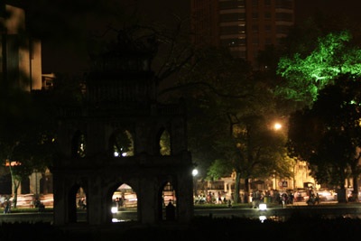 Giới trẻ Hà thành lần đầu tiên “không đèn” - 3