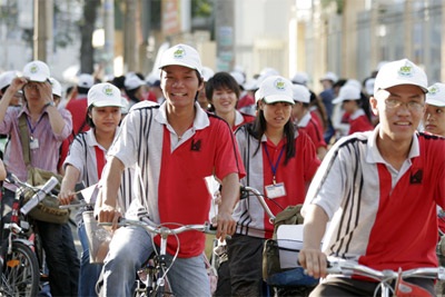 Đông đảo bạn trẻ diễu hành quảng bá “Giờ trái đất” tại TPHCM - 3 Đông đảo bạn trẻ diễu hành quảng bá “Giờ trái đất” tại TPHCM - 3