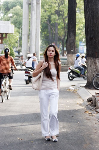 Thủy Tiên: “Nổi tiếng vì scandal rất phù phiếm…” - 1