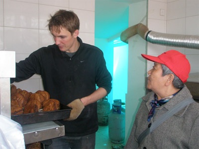 Chàng trai người Mỹ bán bánh mì ở Bắc Kinh - 2