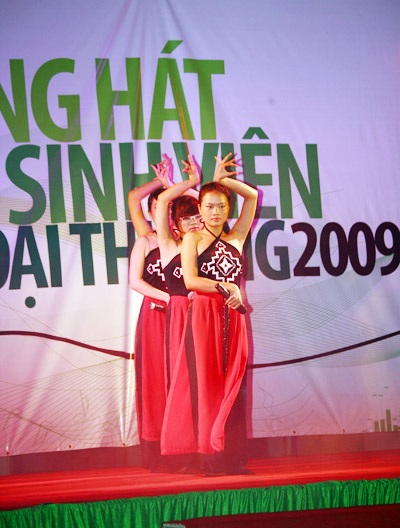 Cuồng nhiệt đêm hát cùng sinh viên Ngoại Thương 2009 - 11 Cuồng nhiệt đêm hát cùng sinh viên Ngoại Thương 2009 - 11