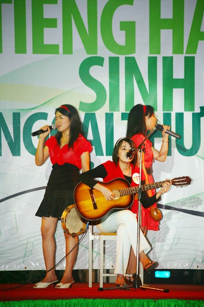 Cuồng nhiệt đêm hát cùng sinh viên Ngoại Thương 2009 - 8 Cuồng nhiệt đêm hát cùng sinh viên Ngoại Thương 2009 - 8