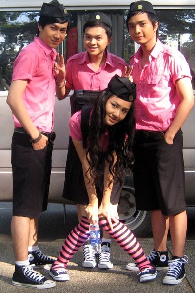 Ánh Nhật - cô gái mới lớn đã nổi tiếng - 5