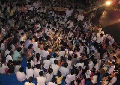 Sinh viên Lào vui tết Bunpimay trên đất Cố đô - 7 Sinh viên Lào vui tết Bunpimay trên đất Cố đô - 7