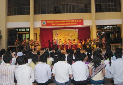 Sinh viên Lào vui tết Bunpimay trên đất Cố đô - 5 Sinh viên Lào vui tết Bunpimay trên đất Cố đô - 5