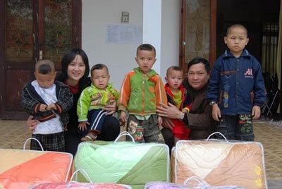 Nhóm “Cùng hành động” trao quà tại Hà Giang - 2 Nhóm “Cùng hành động” trao quà tại Hà Giang - 2