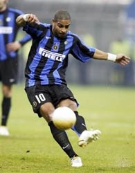 Vẫn là cuộc tranh chấp tốp đầu!  - 1