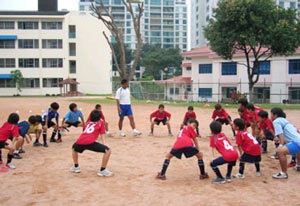 Cầu thủ trẻ và hành trang vào đời  - 1