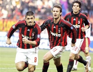 Quà mừng chiến thắng cho Ronaldo! - 1