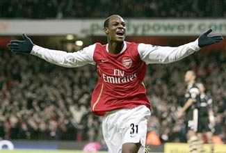 Khẩu thần công liên tiếp nhả đạn! - 2