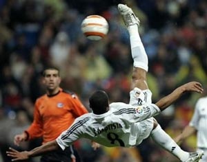 Chiến thắng dễ dàng của các đại gia - 1 Chiến thắng dễ dàng của các đại gia - 1