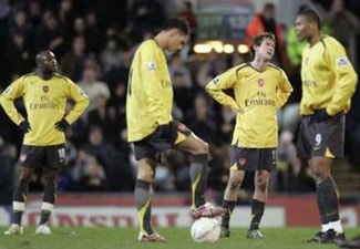 Cái chết giây cuối trận của Arsenal mệt mỏi - 1